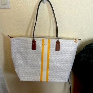 Adorable MK tote bag!